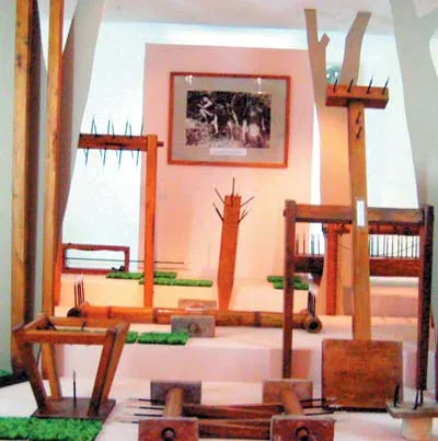 Triển lãm vũ khí thô sơ tự tạo