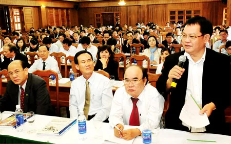 Các đại biểu phát biểu ý kiến tại hội thảo. Ảnh: VIỆT DŨNG