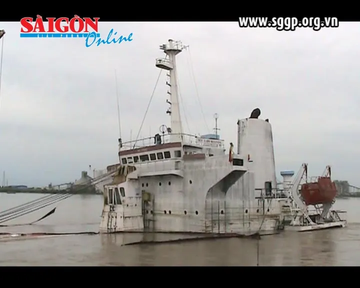 Vụ tàu Lady Belinda bị chìm trên sông Soài Rạp: Thu gom trên 3.000 lít dầu FO (có lẫn nước) ảnh 5