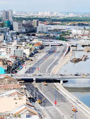 Đại lộ Đông - Tây xuyên qua trung tâm TPHCM