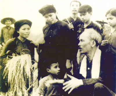 Tư tưởng yêu dân, yêu nước của Nguyễn Huệ được Nguyễn Ái Quốc tiếp thu, nâng cao thành chủ nghĩa yêu nước cách mạng