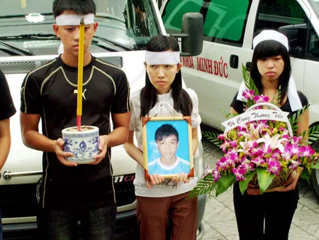 Lãnh đạo ngành chiếu sáng công cộng  nhận trách nhiệm