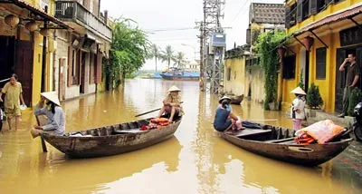 Mưa lũ tại miền Trung – Tây Nguyên: 14 người chết và mất tích