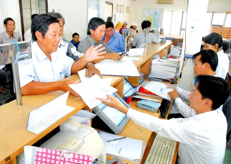 Tiếp tục cấp giấy hồng theo quy trình cũ -  Nơi làm ngay, nơi chờ chỉ đạo