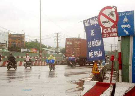 Làm ngơ trước biển cấm