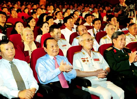 Để nghĩa tình sưởi ấm Trường Sơn