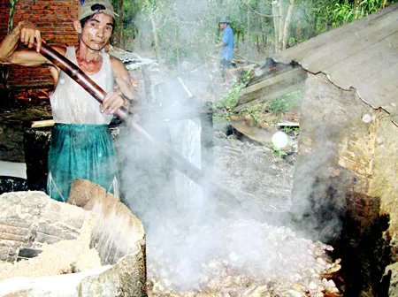 Từ các lò rán mỡ Hòa Vang: Mỡ động vật đi đâu?