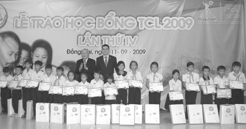 Quỹ khuyến học TCL: Đồng hành cùng giáo viên, học sinh nghèo vượt khó