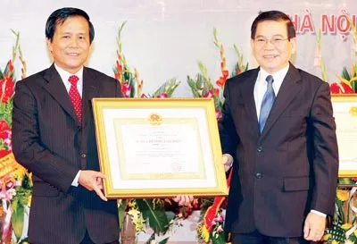 Khu di tích Hồ Chí Minh tại Phủ Chủ tịch: Đón nhận Huân chương Hồ Chí Minh