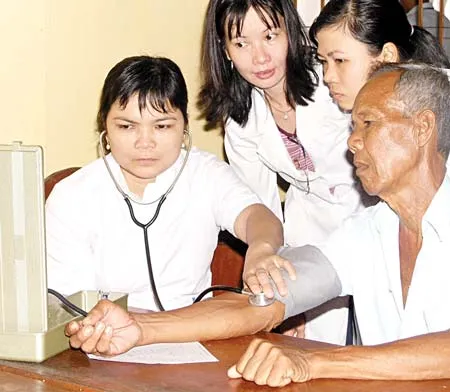 Hệ thống y tế ở ĐBSCL đang “lâm bệnh” - Bài 1: Báo động từ con người đến thiết bị