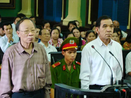 Tòa tuyên Huỳnh Ngọc Sĩ  3 năm tù, Lê Quả 2 năm tù