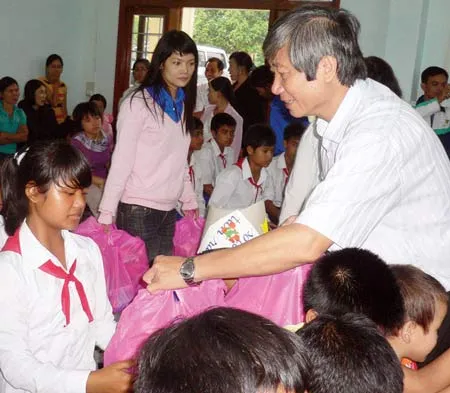 Chương trình “Nghĩa tình Trường Sơn”: Trung thu trong mưa bão