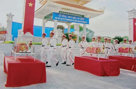 Trở lại chiến trường xưa