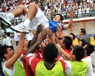 Chuyển động V-League 2010: V.Ninh Bình mời HLV Tavares về cầm quân?