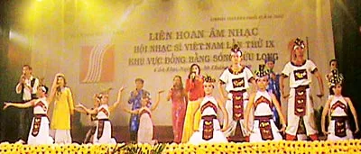 Hát từ đồng bằng Nam bộ