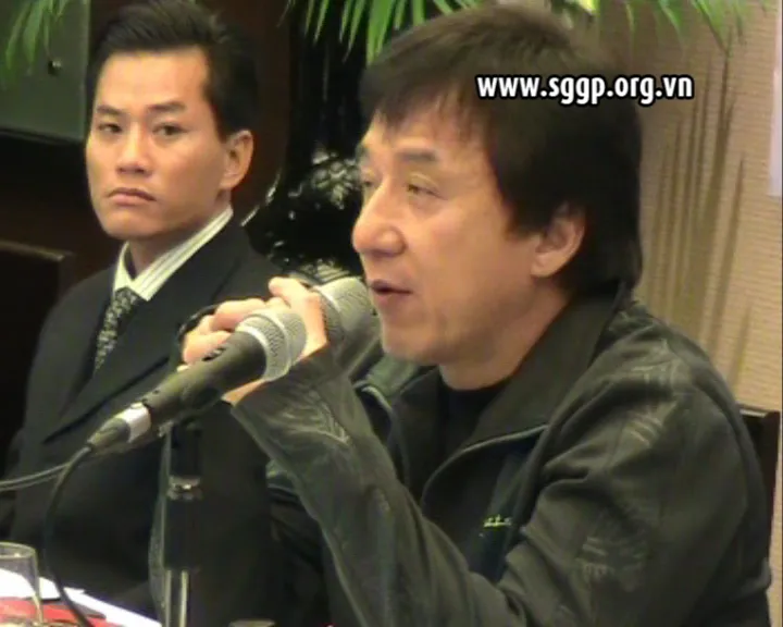 Jackie Chan - Thành Long đến Việt Nam để đồng hành với nụ cười trẻ thơ ảnh 5