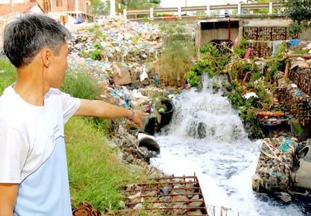 Hơn 700 tỷ đồng xây dựng hồ điều tiết và sinh học-Có cải tạo được nước kênh Ba Bò?