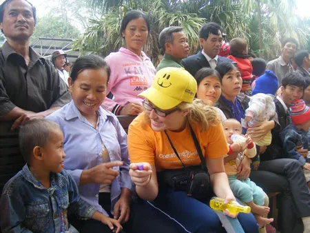 Đoàn phẫu thuật nụ cười trẻ em đến Nghệ An