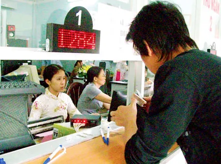 Sinh viên nộp học phí chậm: Nhà trường thu lãi