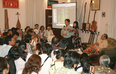Rất đông khán giả đến với buổi giới thiệu các công trình nghiên cứu dân tộc âm nhạc học của GS-TS Trần Quang Hải.Ảnh: L.T.B.