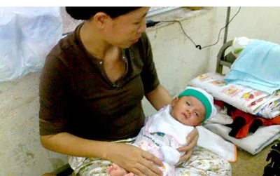 Khởi tố đối tượng dùng kim đâm vào đầu cháu bé 40 ngày tuổi
