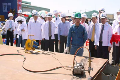 Khởi công xây lắp Dự án Tê Giác Trắng với tổng khối lượng gần 5.000 tấn