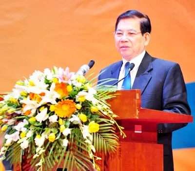 Chủ tịch nước Nguyễn Minh Triết phát biểu tại lễ khai mạc Hội nghị người Việt Nam ở nước ngoài lần thứ nhất. Ảnh: Minh Điền