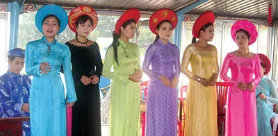 Nỗi buồn ca Huế  trên sông Hương