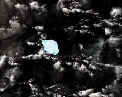 A NASA satellite image of iceberg B17B (C), floating southwest off the West Australian coast. (AFP Photo)