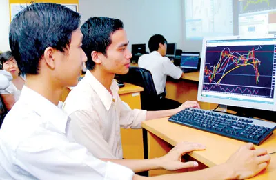 Hoạt động sàn vàng: Tồn tại hay xóa bỏ?