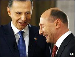 Bầu cử vòng 2 Tổng thống Romania: Cả hai ứng viên đều tuyên bố thắng lợi