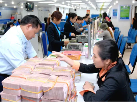 Lãi suất huy động đồng loạt tăng lên 10,49%