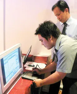 Ứng dụng và phát triển CNTT trong lĩnh vực ngân hàng: Tốt nhưng còn lãng phí