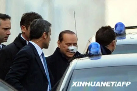 Thủ tướng Ý Silvio Berlusconi đã xuất viện