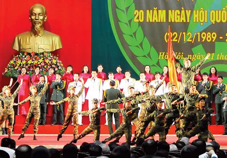 Biểu diễn nghệ thuật tại lễ kỷ niệm 65 năm Ngày thành lập Quân đội Nhân dân Việt Nam.