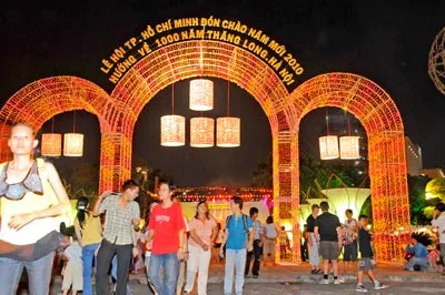Thành phố đón chào năm mới