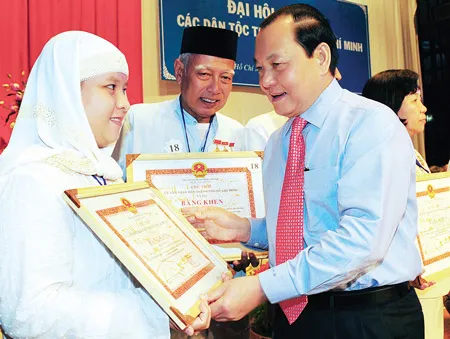 Biểu dương 59 gương đồng bào dân tộc thiểu số tiêu biểu