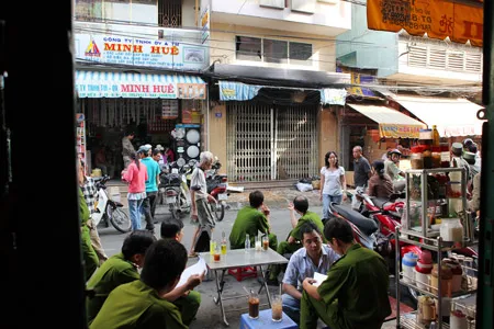 TP Hồ Chí Minh: Cháy nhà cao tầng 1 người chết