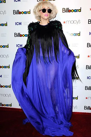 Ca sỹ nhạc pop Lady Gaga với phong cách ăn mặc không giống ai cũng được tạp chí Vogue yêu thích