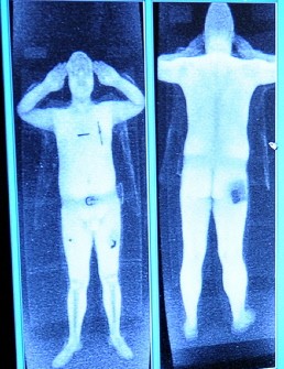 Images from the body scanner at Manchester Airport, north-west England taken on January 7, 2010 (AFP photo)