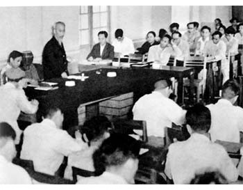 President Ho Chi Minh chairs a meeting of the Central Executive Committee of the Labor Party of Vietnam (SGGP/File photo)