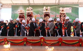Construction of Tan Mai Group’s pulp and paper plant in Kon Tum Province began with this groundbreaking ceremony January 17 (Photo: Chinhphu.vn)