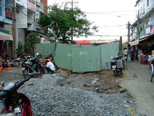 HCMC transport officials have ordered contractors digging up roads for infrastructure works to get them ready for use before Tet on February 14