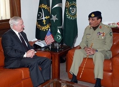 This handout picture released by Pakistan Inter Services Public Relations shows Pakistani Army Chief General Ashfaq Kayani (R) speaking with US Defense Secretary Robert Gates during a meeting in Rawalpindi