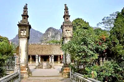 Trở lại đền Lê
