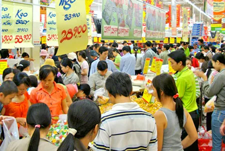 Sức mua tại các siêu thị đã bắt đầu tăng cao. Ảnh: CTV