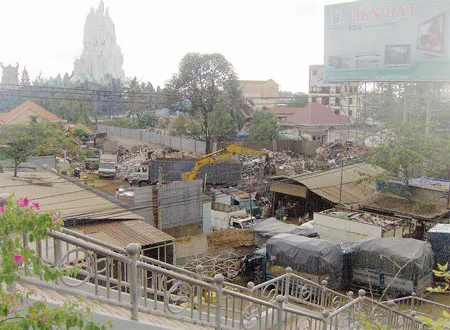 Vì sao bãi phế liệu Dũng Lạc ngang nhiên hoạt động trái phép?