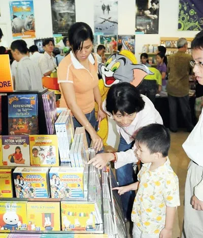 Thị trường băng đĩa cuối năm: Thật giả khó lường