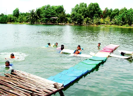 Cuối tuần đi tắm sông