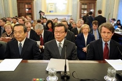 (L-R) Takeshi Uchiyamada, executive vice president of the Toyota Motor Corporation, Yoshimi Inaba, president and CEO of the Toyota Motor North America, and Clarence Ditlow, executive director of the Center for Auto Safety testify before the Senate hearing on "Toyota's Recalls and the Government's Response" on March 2, 2010 on Capitol Hill. AFP photo
